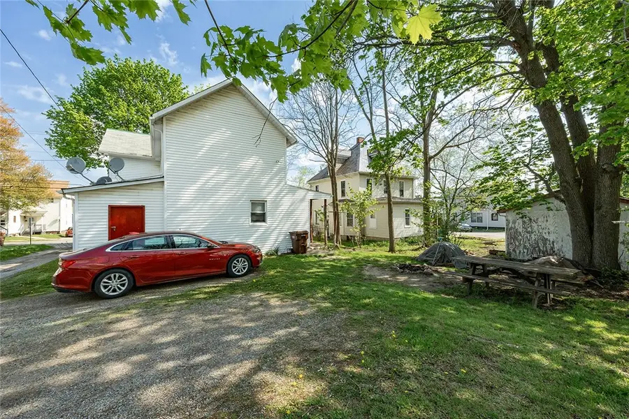 220 Jackson St, Grove City, PA 16127 - #3