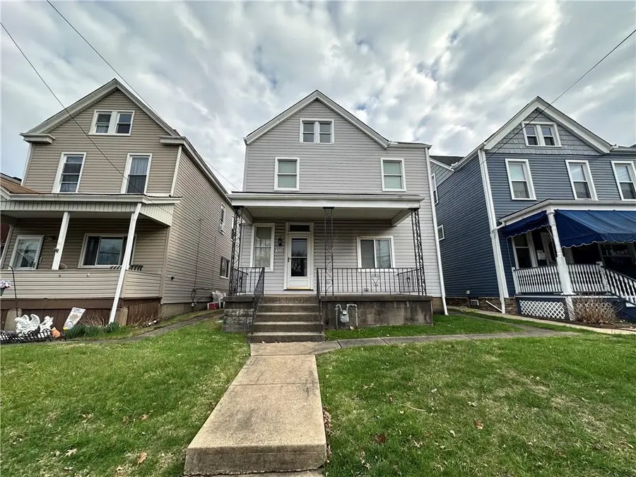 320 Raymond St, Pittsburgh, PA 15218 - #2
