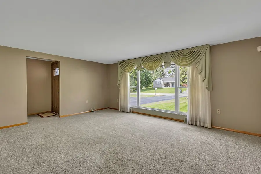 102 Pinecrest Dr, Beaver Falls, PA 15010 - #3