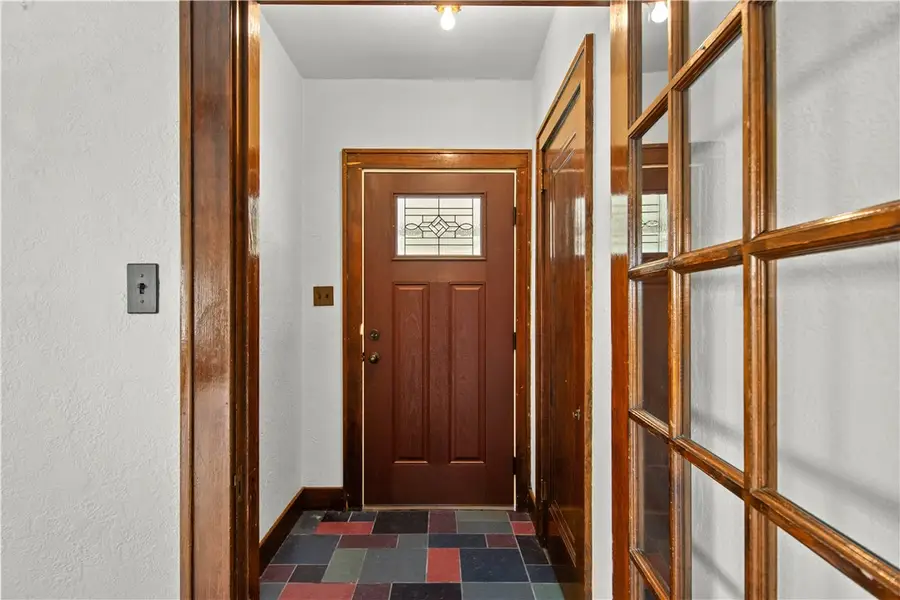 1811 Walnut Street, Carnegie, PA 15106 - #2