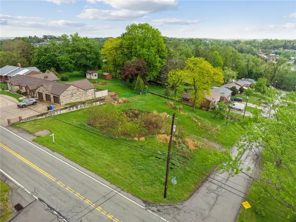 361 Carpenter Ln, Irwin, PA 15642
