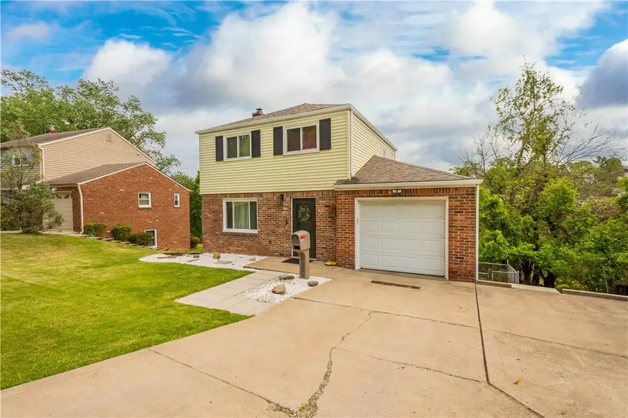 142 Senate Dr, Pittsburgh, PA 15236 - #2