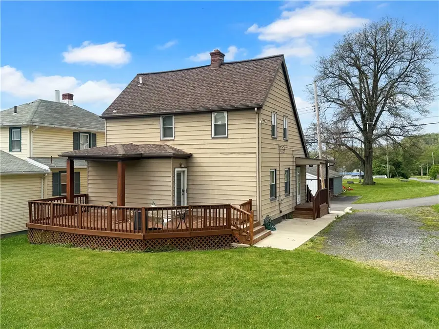 1098 Tenth St, West Pittsburg, PA 16160 - #2