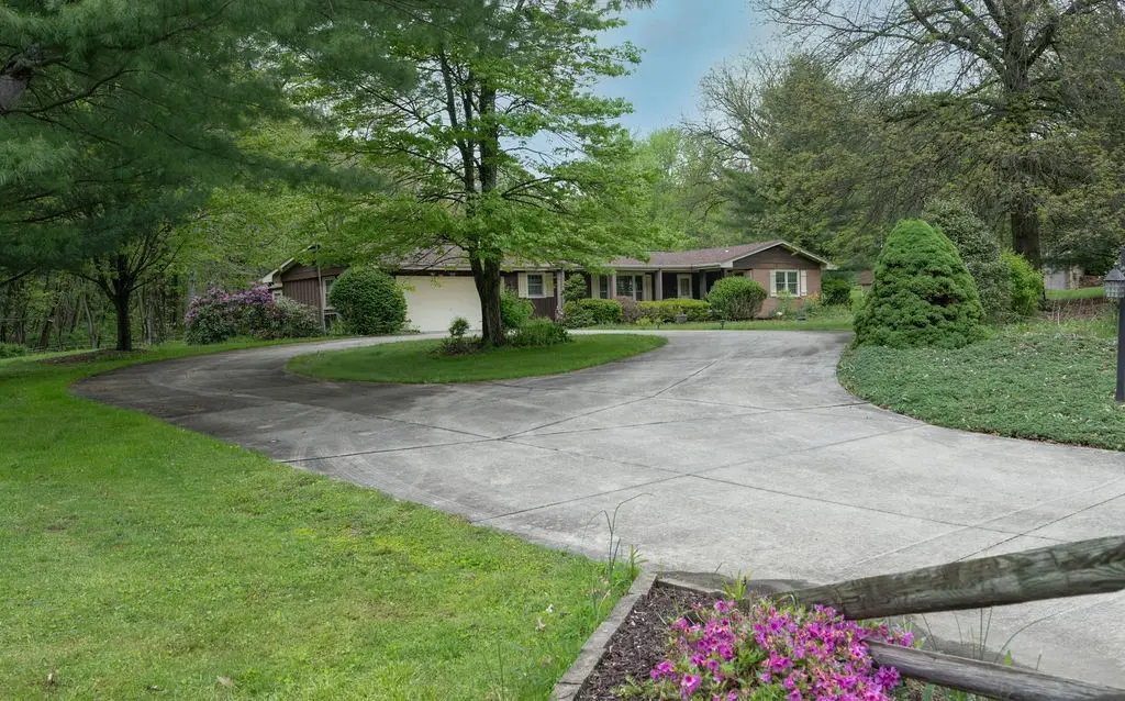 111 Patricia Dr, Beaver Falls, PA 15010 - #1