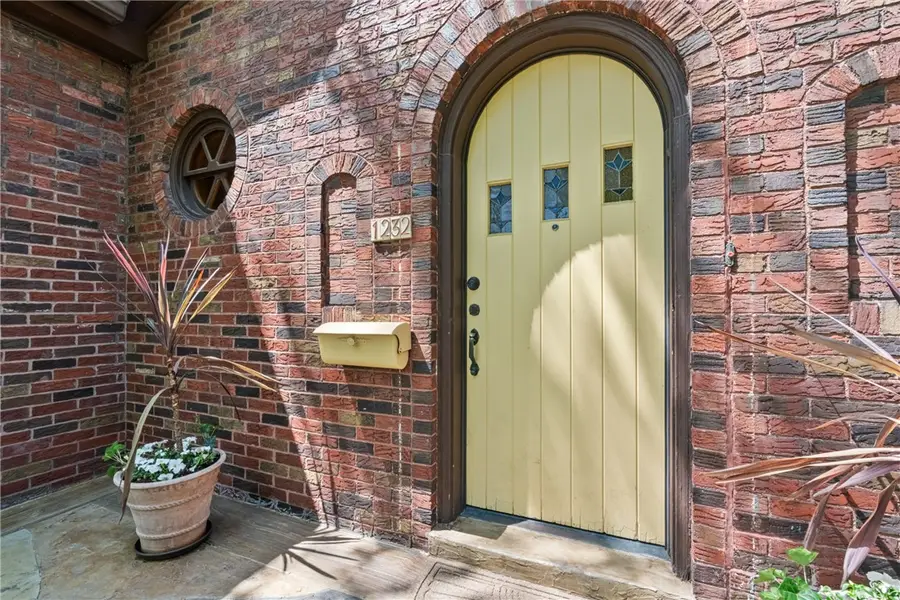 1232 Bellerock Street, Pittsburgh, PA 15217 - #2