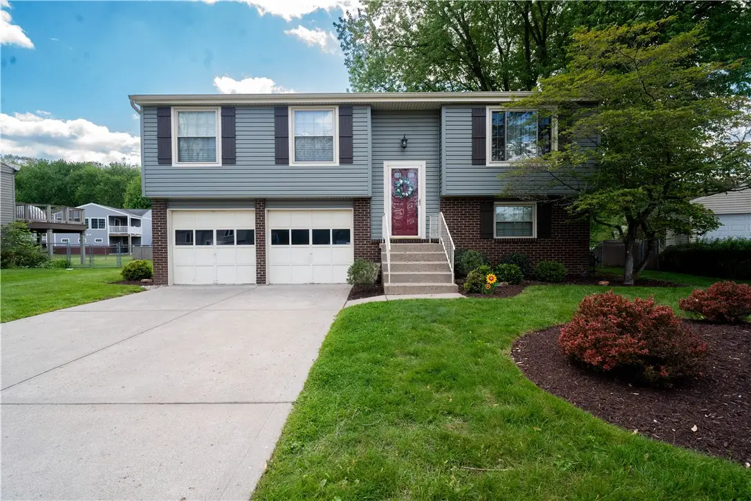 1126 Sodbury Dr, South Park, PA 15129 - #1