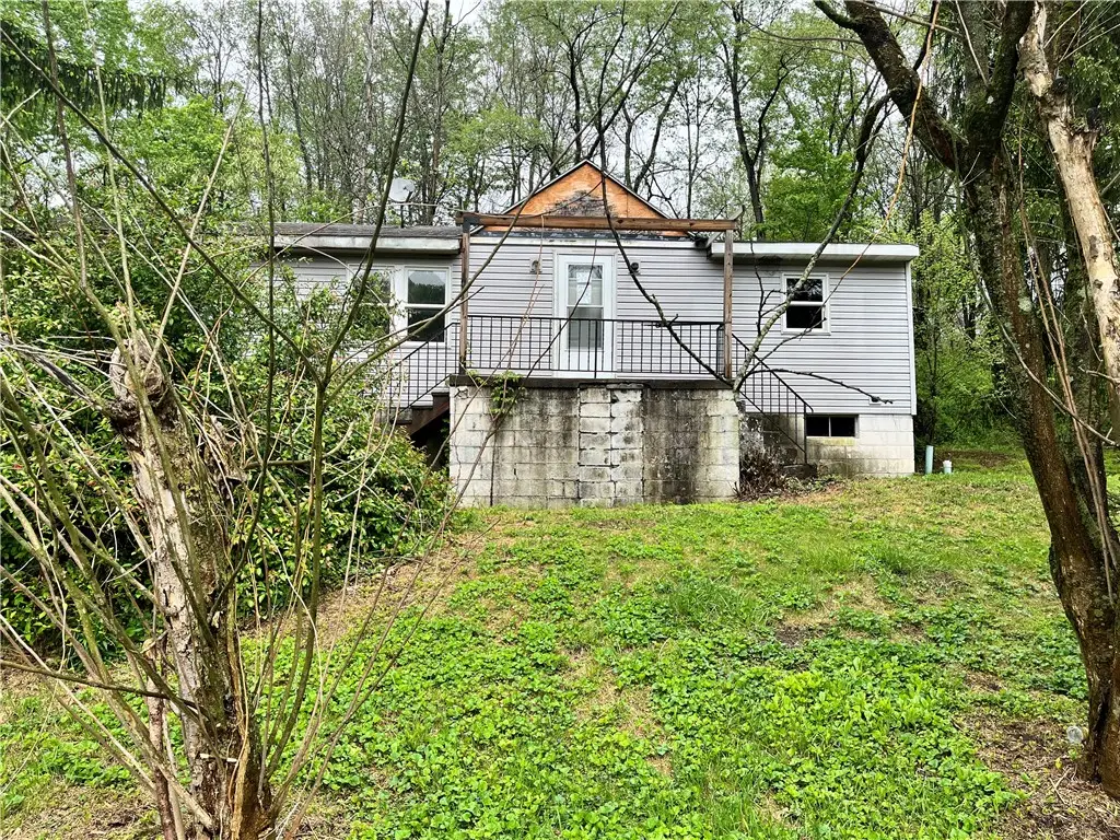2302 Hunter Rd, Greensburg, PA 15601 - #1
