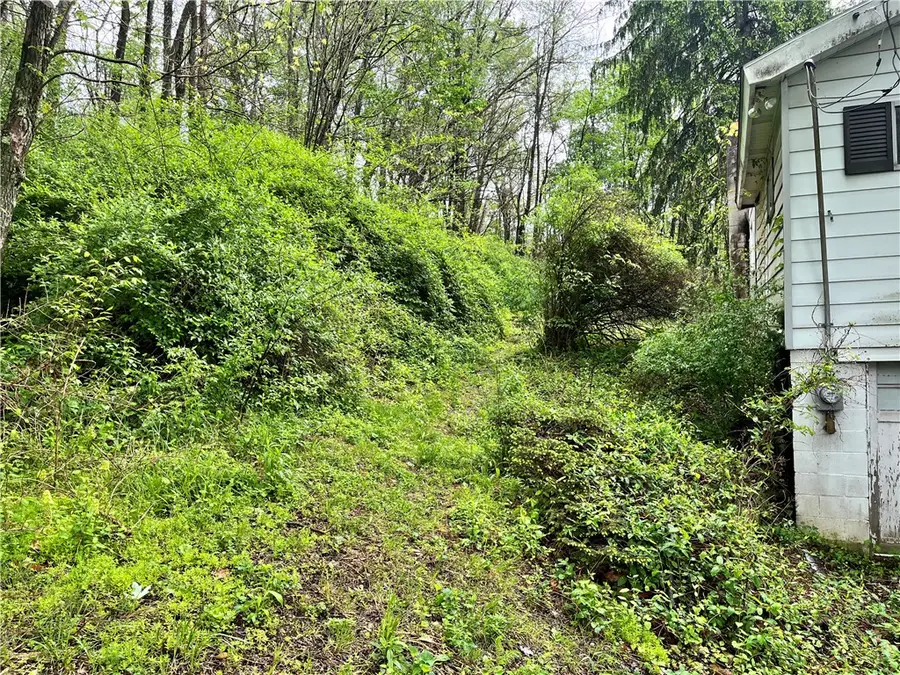 2302 Hunter Rd, Greensburg, PA 15601 - #2