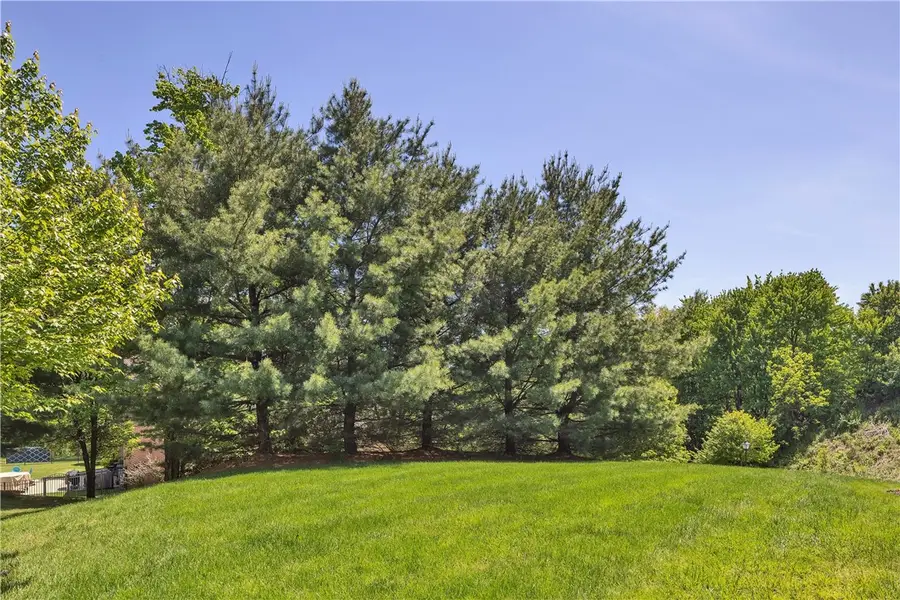 408 Honey Locust Dr, Cranberry, PA 16066 - #2