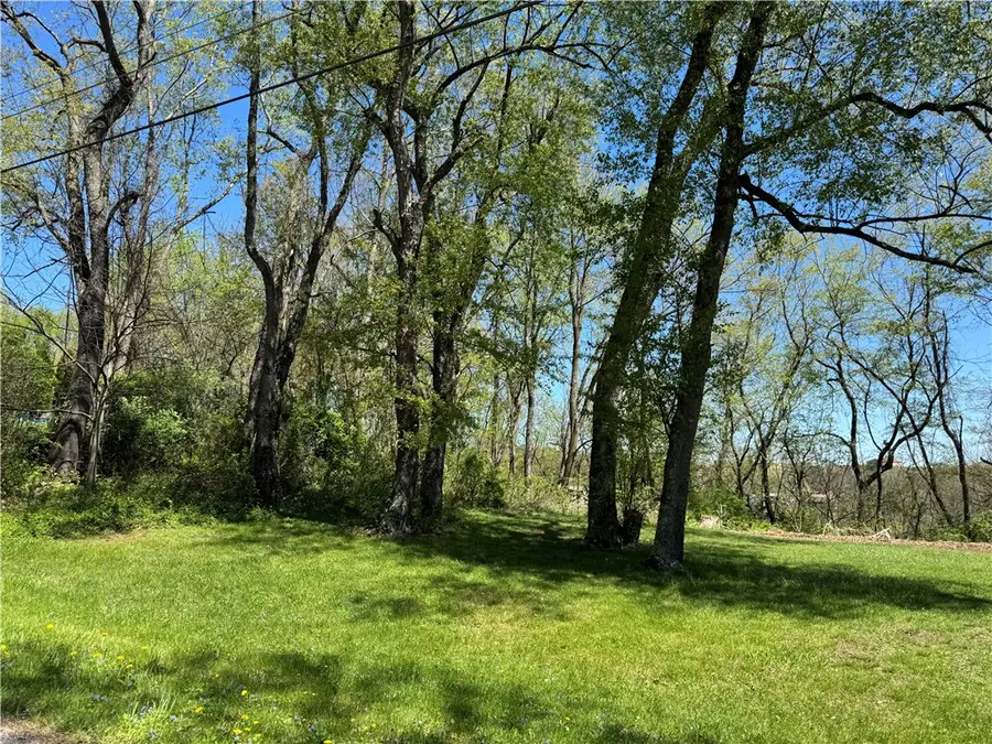 16 Walnut St, Burgettstown, PA 15021 - #2