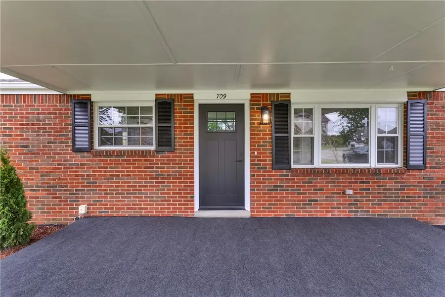 709 Providence Dr, Pittsburgh, PA 15239 - #2