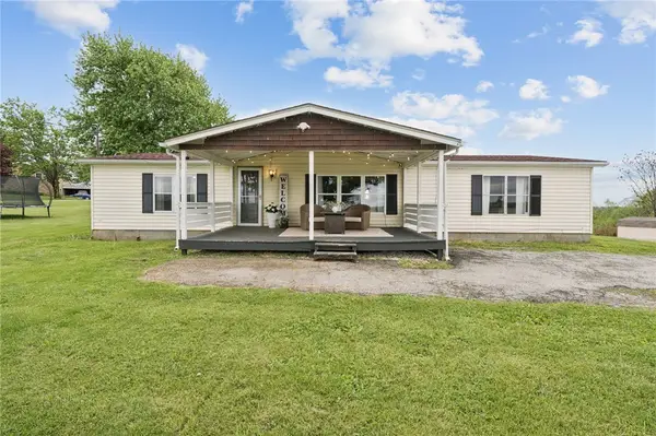 285 Ridge Rd, Avella, PA 15312