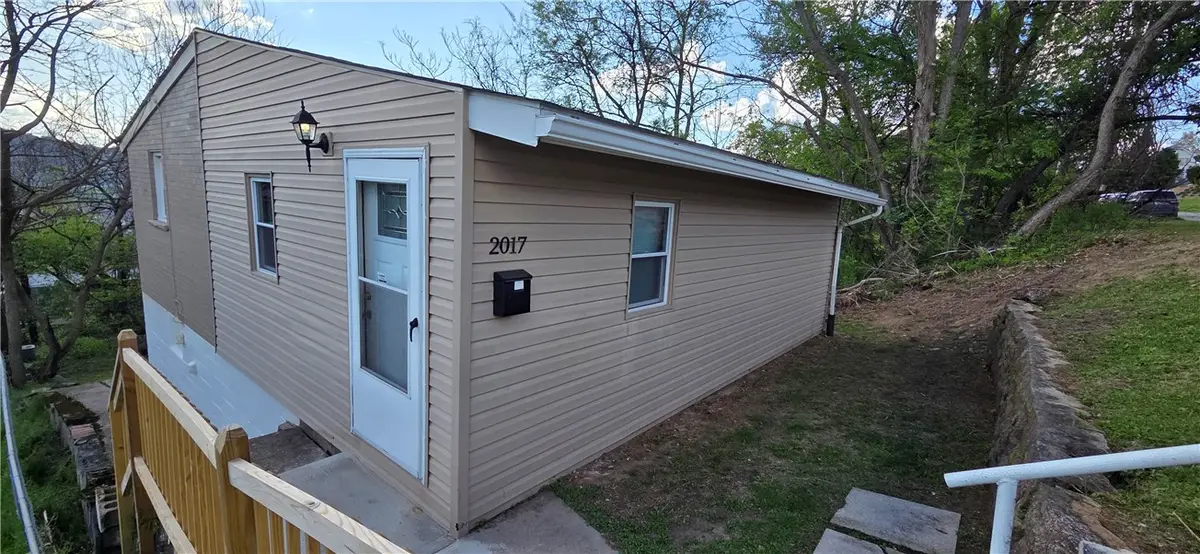 2017 Woodmont Ave, New Kensington, PA 15068 - #1