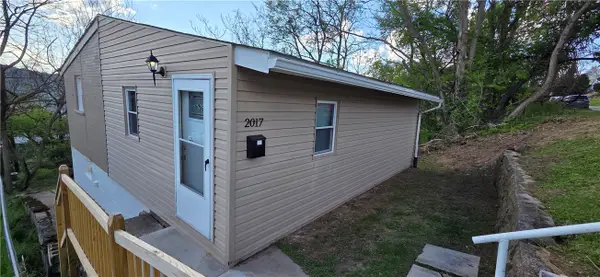 2017 Woodmont Ave, New Kensington, PA 15068