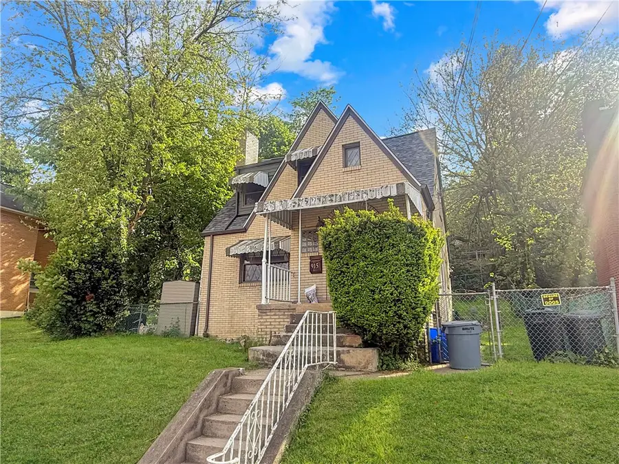 915 Liberty St, Stowe, PA 15136 - #2
