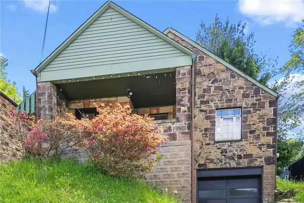 2214 Laketon Rd, Pittsburgh, PA 15221
