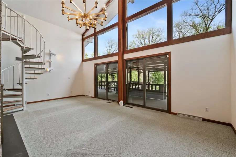 3132 Lake Rd, New Castle, PA 16102 - #3