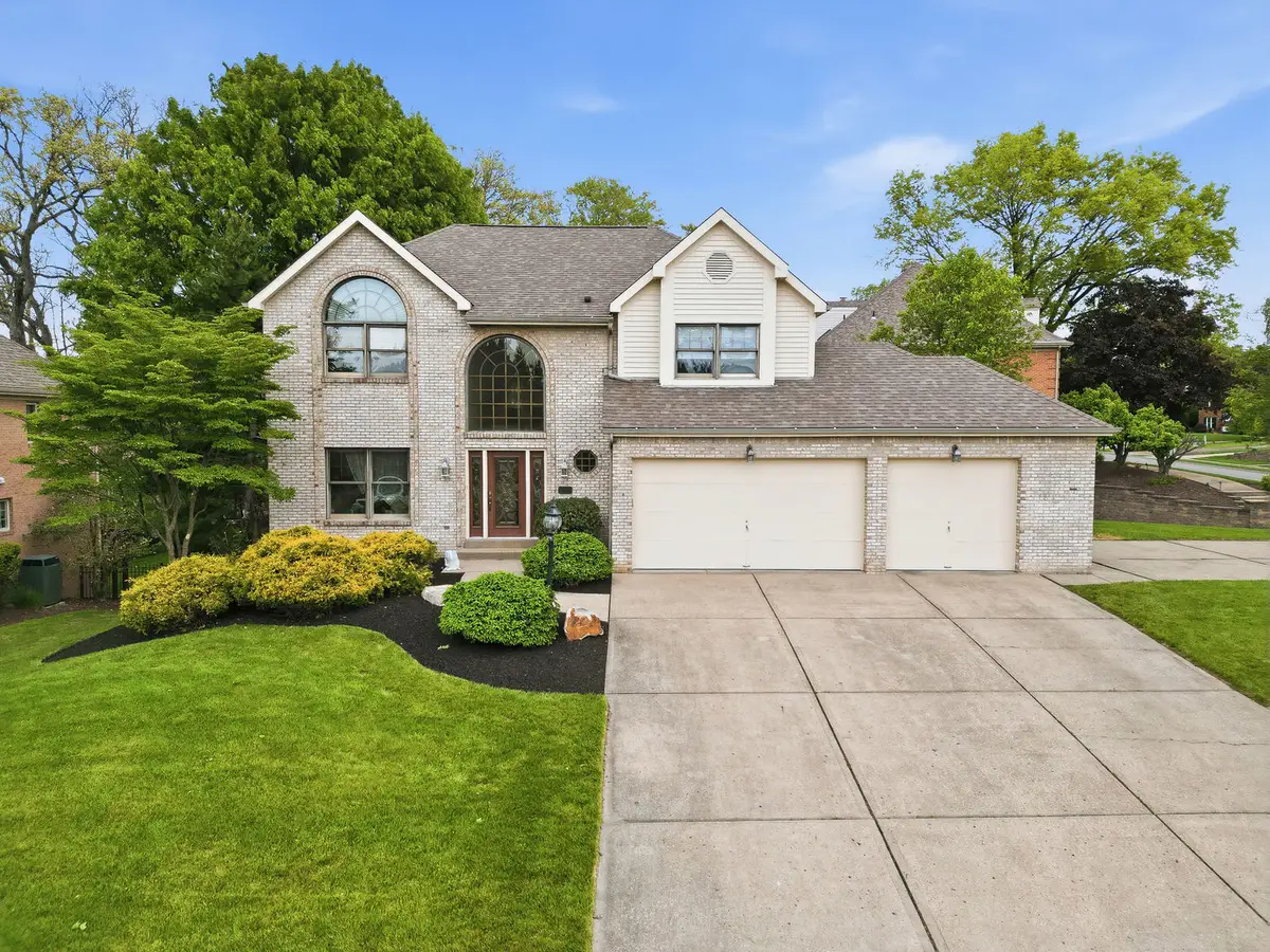 7045 Bennington Woods Dr, Pittsburgh, PA 15237 - #1
