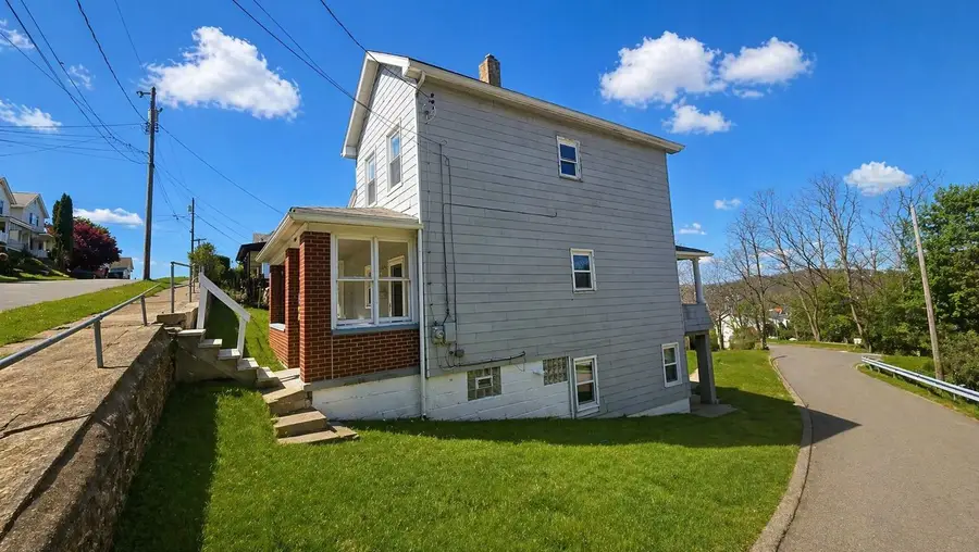 100 Lowell Street, Vandergrift, PA 15690 - #3
