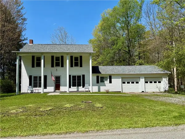81 Hartwick Rd, Mercer, PA 16137