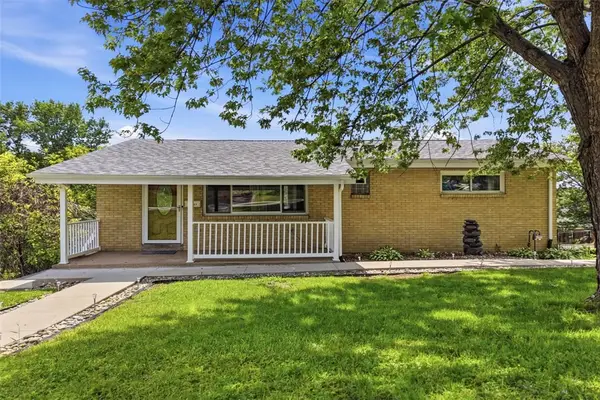 12000 Lee Dr, Irwin, PA 15642