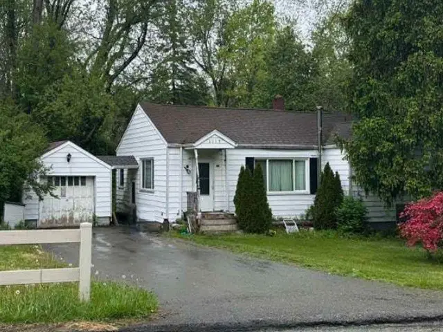 3119 Heights Rd, Aliquippa, PA 15001 - #1