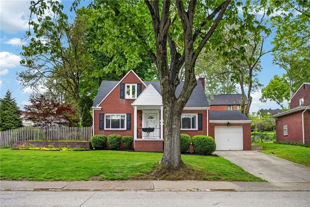 1049 Windermere Dr., Pittsburgh, PA 15218 - #1