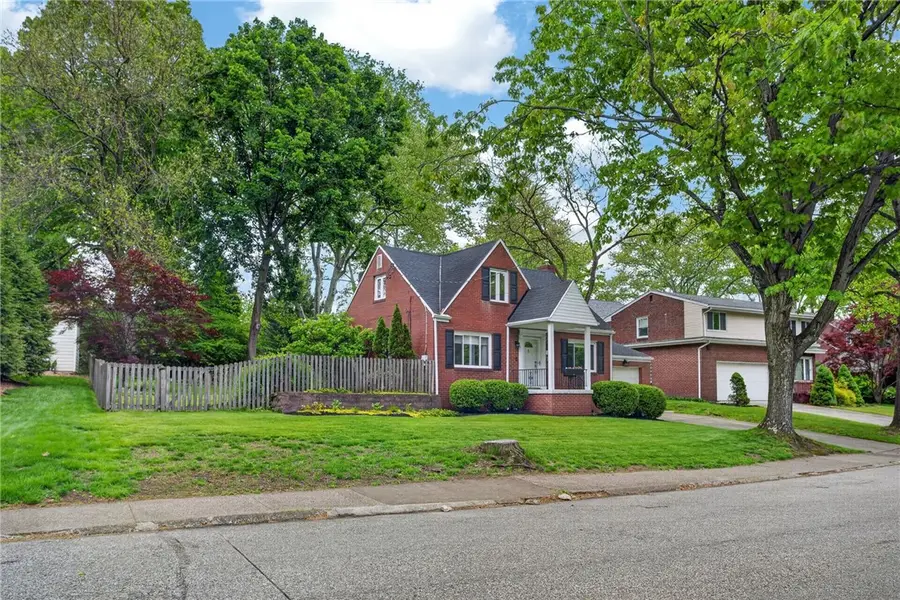 1049 Windermere Dr., Pittsburgh, PA 15218 - #3