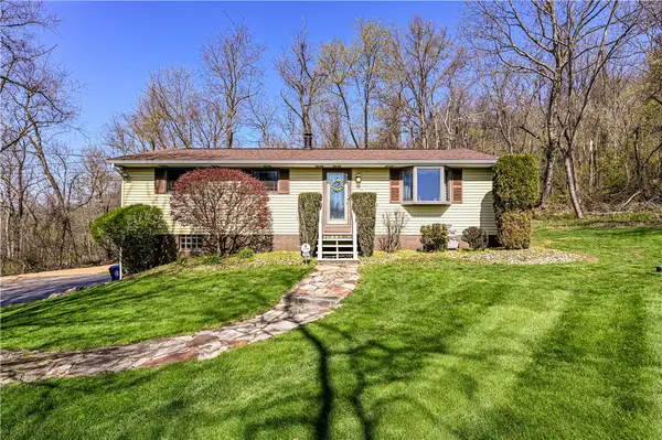 2037 Ridge Rd, Jeannette, PA 15644