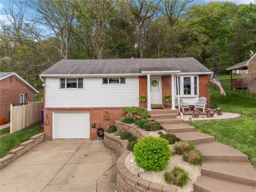 90 Sierra Dr, Pittsburgh, PA 15239 - #2