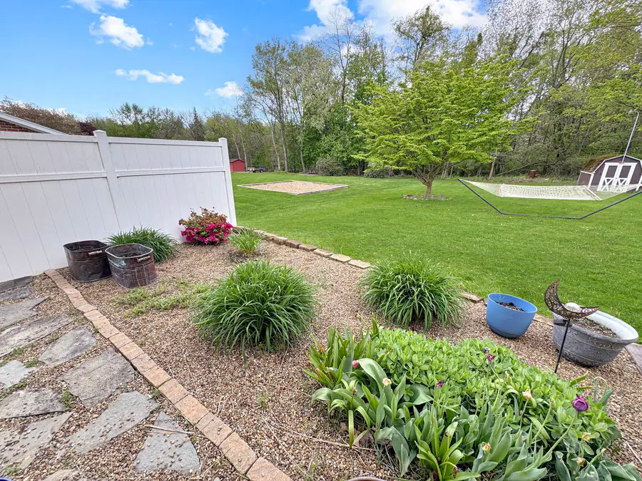 238 Justice Ln, New Castle, PA 16105 - #2