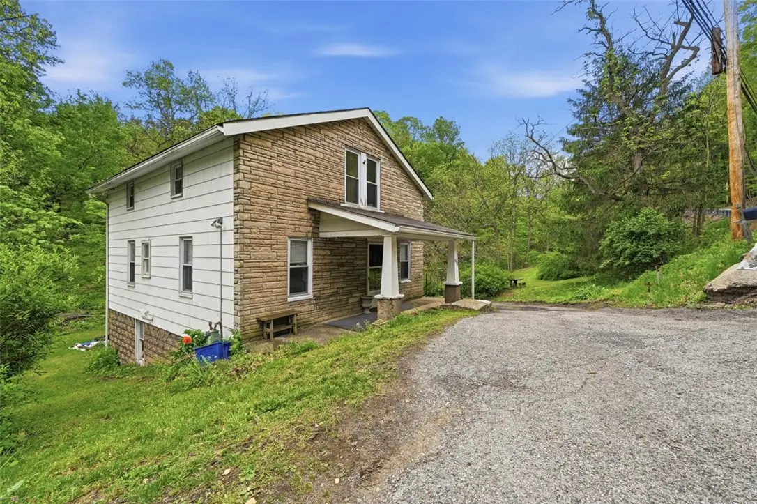 898 Geyer Rd, Pittsburgh, PA 15209 - #1