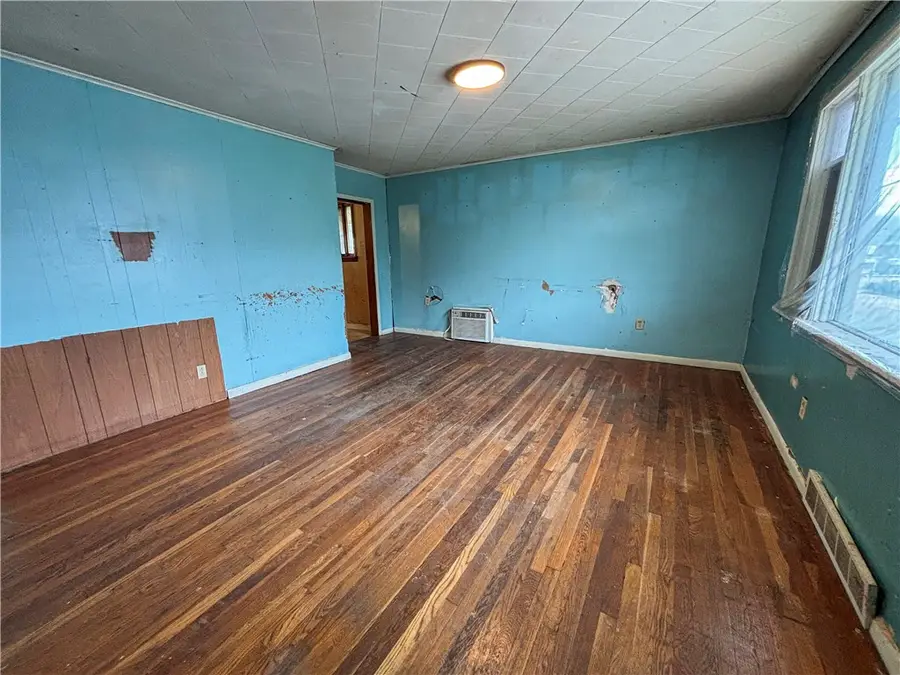 424 Main St, New Eagle, PA 15067 - #3