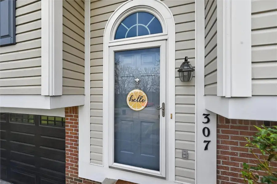 307 Lawrence Pl, Coraopolis, PA 15108 - #3