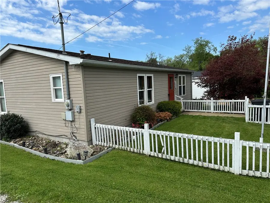 1021 St Clair St, Latrobe, PA 15650 - #2