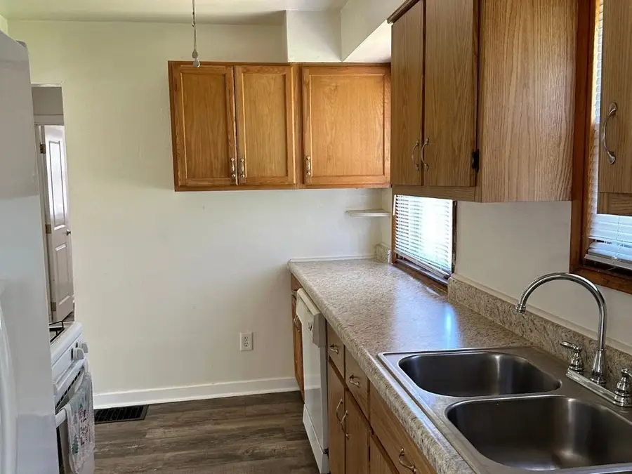 23 Virginia Dr, McKeesport, PA 15133 - #3