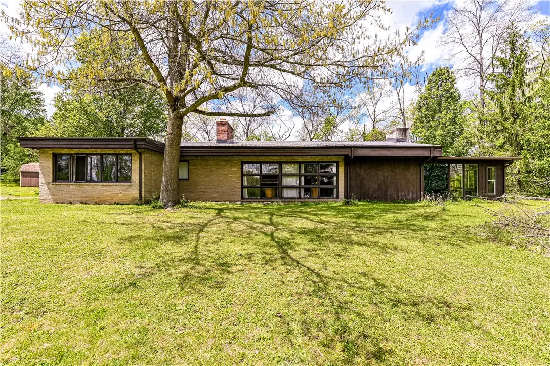 324 Fenfield Dr, Latrobe, PA 15650 - #1