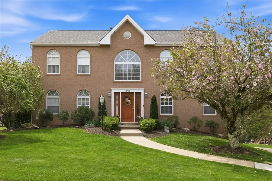 442 Shelbourne Dr, Pittsburgh, PA 15239 - #2