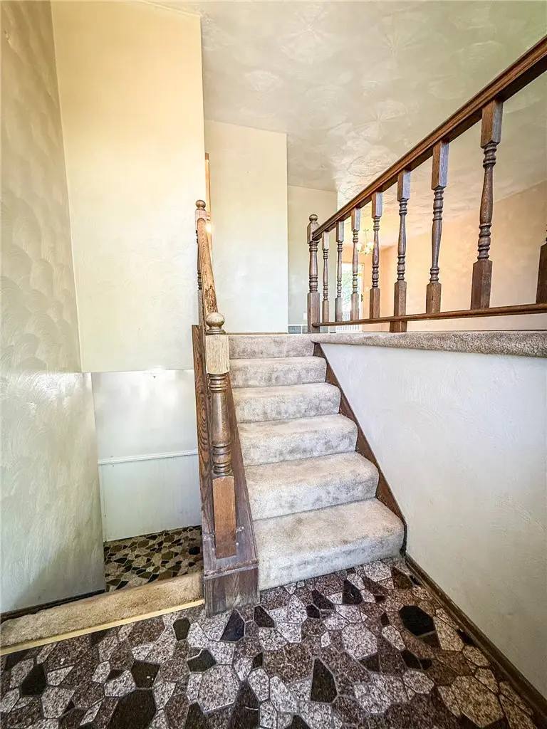 329 S Home Ave, Butler, PA 16001 - #2