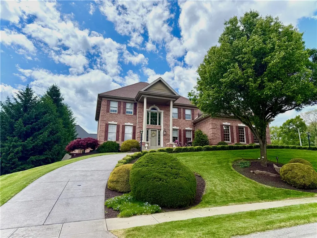 300 Pine Valley Dr, Bridgeville, PA 15017 - #1