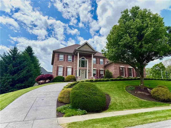 300 Pine Valley Dr, Bridgeville, PA 15017
