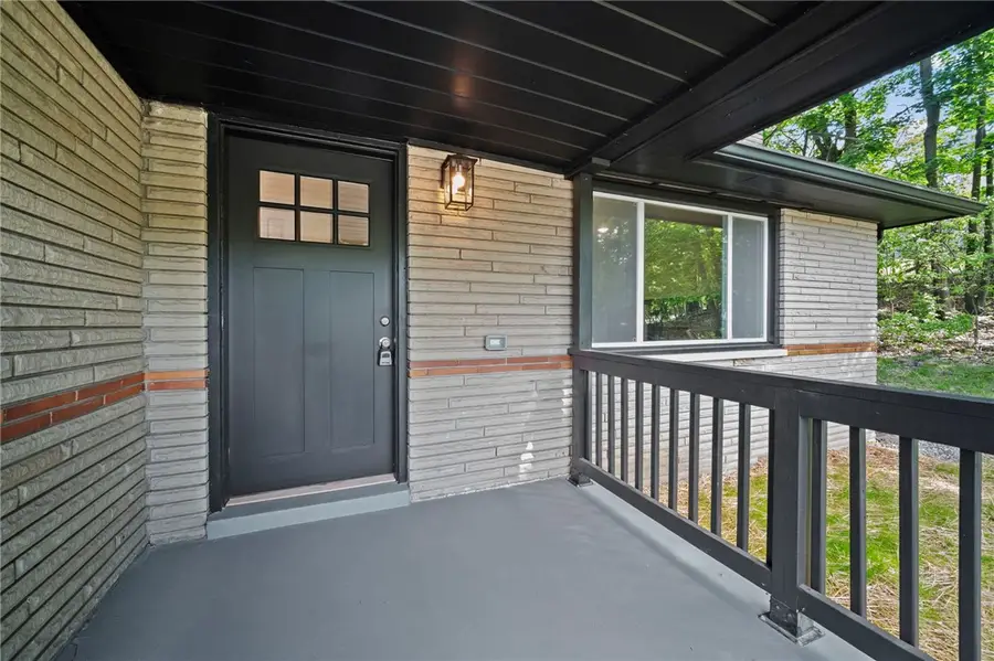 271 Forest Grove Rd, Coraopolis, PA 15108 - #2