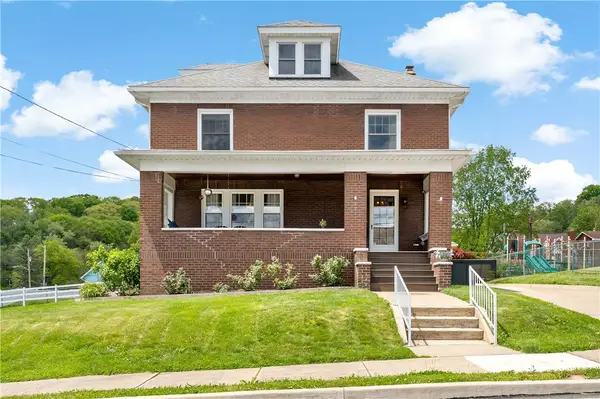23 S 6th St, Youngwood, PA 15697