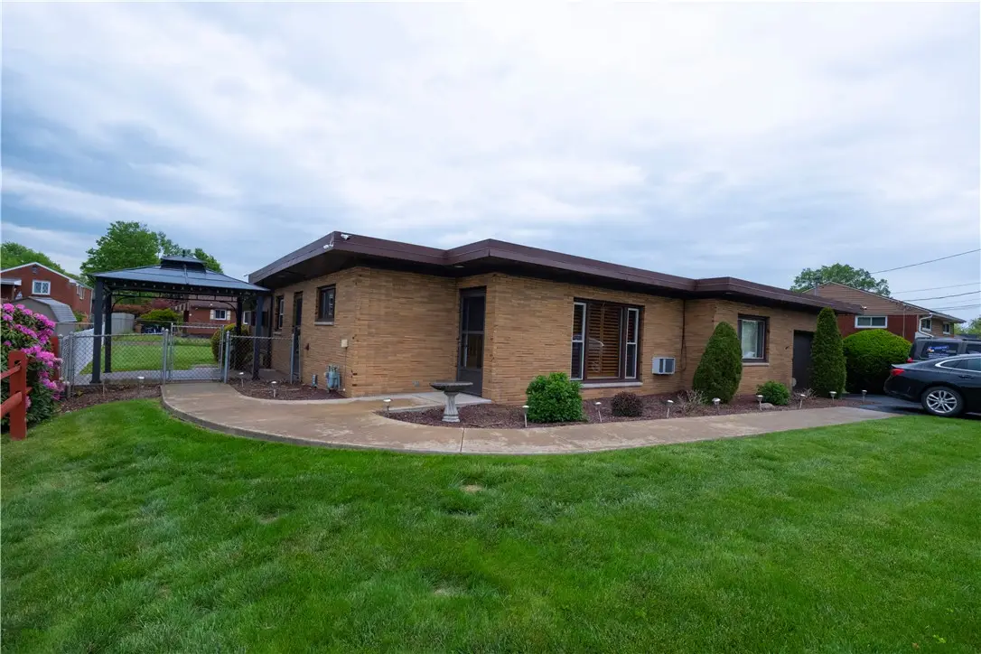 253 Willow Dr, Monroeville, PA 15146 - #1
