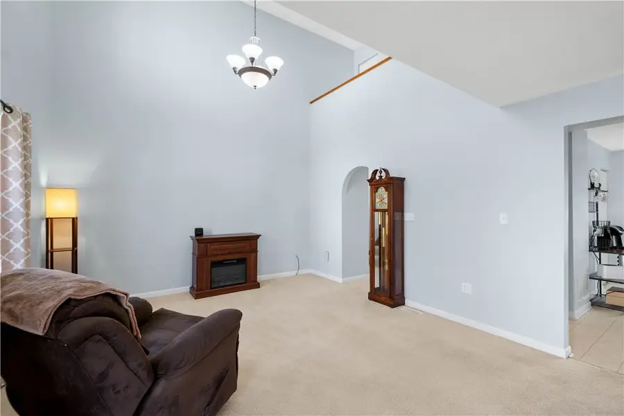 410 Suncrest Dr, Cranberry, PA 16066 - #3