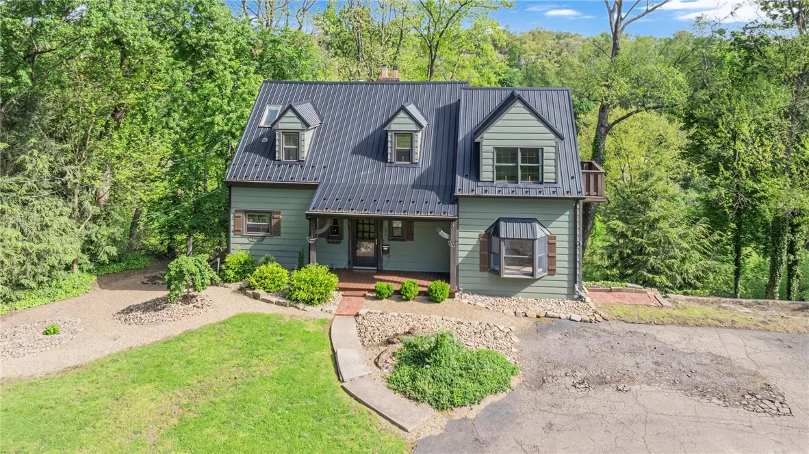 390 4th Ave, Beaver Falls, PA 15010 - #1