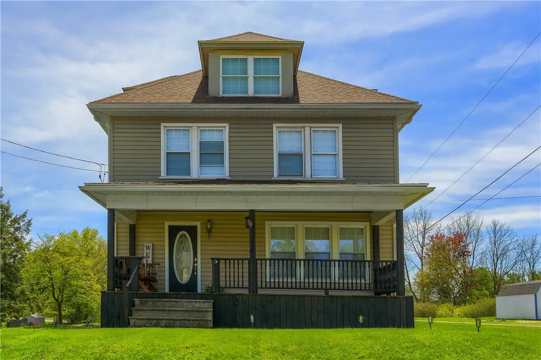 701 Old Zelienople Rd, Ellwood City, PA 16117 - #1