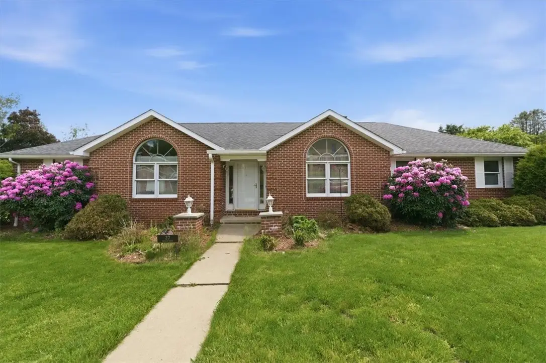 27 Miller Dr, Blairsville, PA 15717 - #1