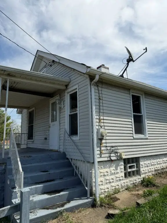 1015 Cascade Rd, Monaca, PA 15061