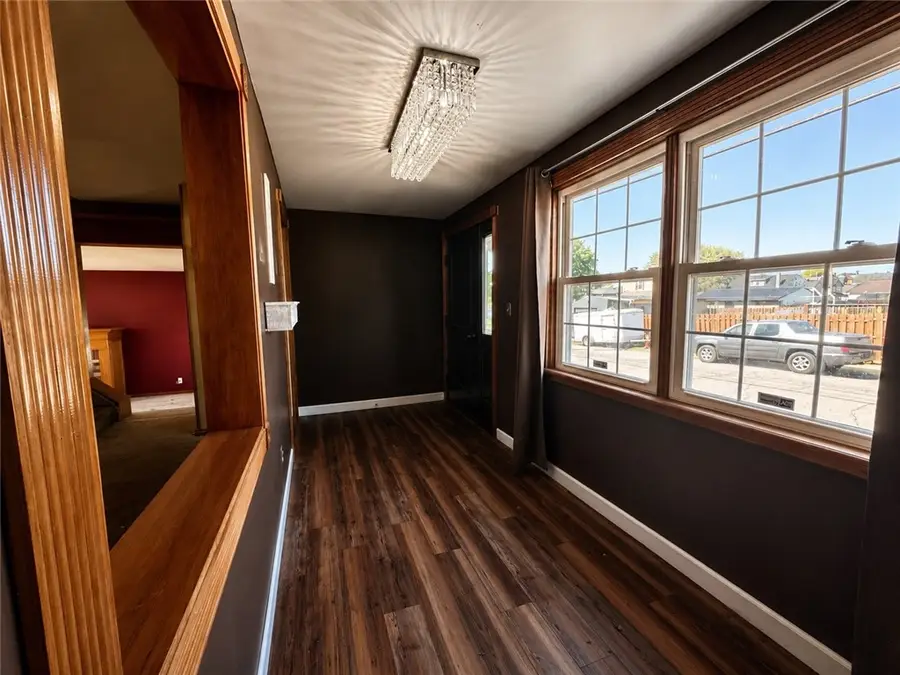 213 College St, Ellwood City, PA 16117 - #3